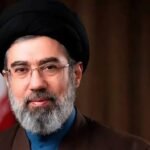 المرشد الايراني: من الآن سنضطر لمواصلة استهداف القواعد الأمريكية بالمنطقة