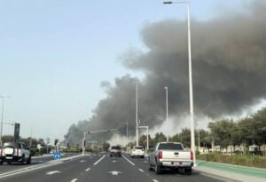 قتيلان و3 جرحى حصيلة سقوط شظايا صاروخ إيراني في أبوظبي