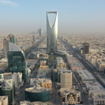 دوي انفجارات وتصاعد الدخّان في الحي الدبلوماسي في الرياض