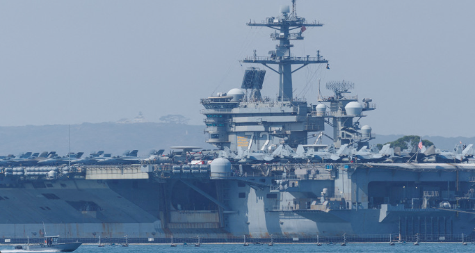 رئيس الوزراء البريطاني يعلن إرسال بارجة ومروحيات الى الشرق الأوسط