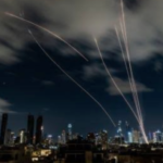 هجوم صاروخي متزامن من طهران إلى بيروت..يستهدف كل إسرائيل