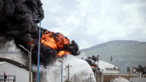 إيران تقصف ناقلة نفط كويتية بعد تهديد ترامب بتدمير منشآت الطاقة