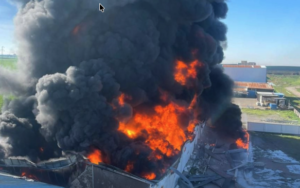 حريق أربيل الكبير يكشف تحول المنشآت الاقتصادية إلى أهداف في صراع المسيّرات