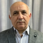 المتغطي بالأمريكان.. عريان