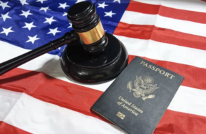 سلطات الهجرة الأميركية تعيد اعتقال عائلة رجل مصري متهم بالاعتداء على متظاهرين يهودي