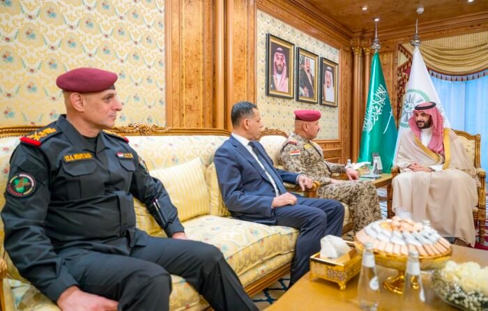 الشمري يلتقي وزير الدفاع السعودي ويبحثان التعاون العسكري والدفاعي