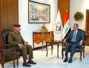 زيدان ومدير مكتب القائد العام يناقشان دعم الاستقرار الأمني