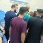 إصابة 8 أشخاص بحادث سير بعد اقتحام سيارة مقهى شعبي في المشخاب