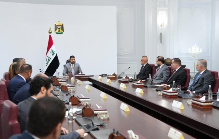 رئيس الوزراء: لا خطوط حمراء في ملاحقة الفاسدين