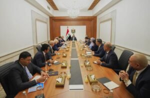 الزيدي يوجّه بحزمة من المبادرات لتنشيط الاقتصاد وتمويل المشاريع