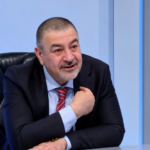آراس حبيب: من هو الوزير العبقري الذي وضعتموه على رأس ملف الذكاء الاصطناعي؟